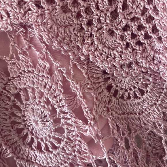 Joseph A Vintage V-neck Pink Crochet Lace Top - Picture 6 of 9